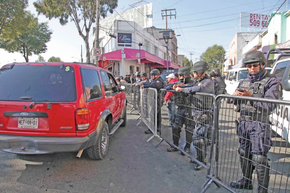 Los comerciantes de la zona centro y Tepito denunciaron que son víctimas de extorsión por parte de cárteles de la droga (ARCHIVO EL UNIVERSAL)