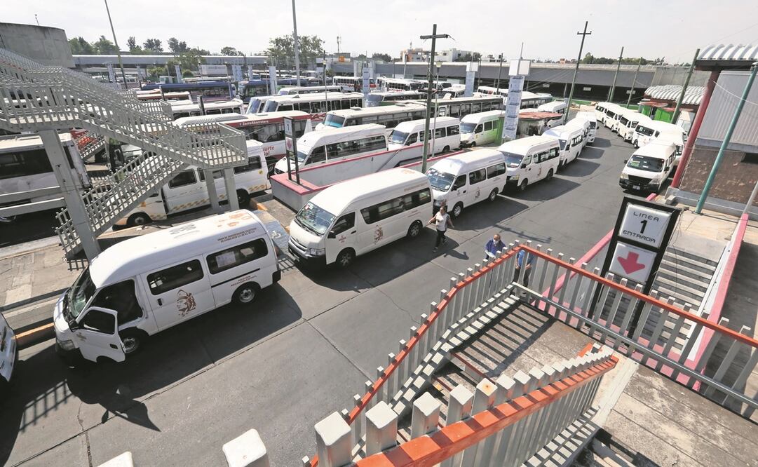 El sitio de abordaje en el Cetram Pantitlán tendrá capacidad para efectuar dos ascensos simultáneos, lo que permitirá a los pasajeros contar con un despliegue de 120 unidades, y en caso de requerirse, un autobús cada minuto por andén. Foto: Berenice