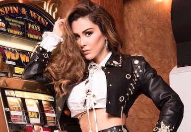 Ninel Conde enciende las redes sociales con escote