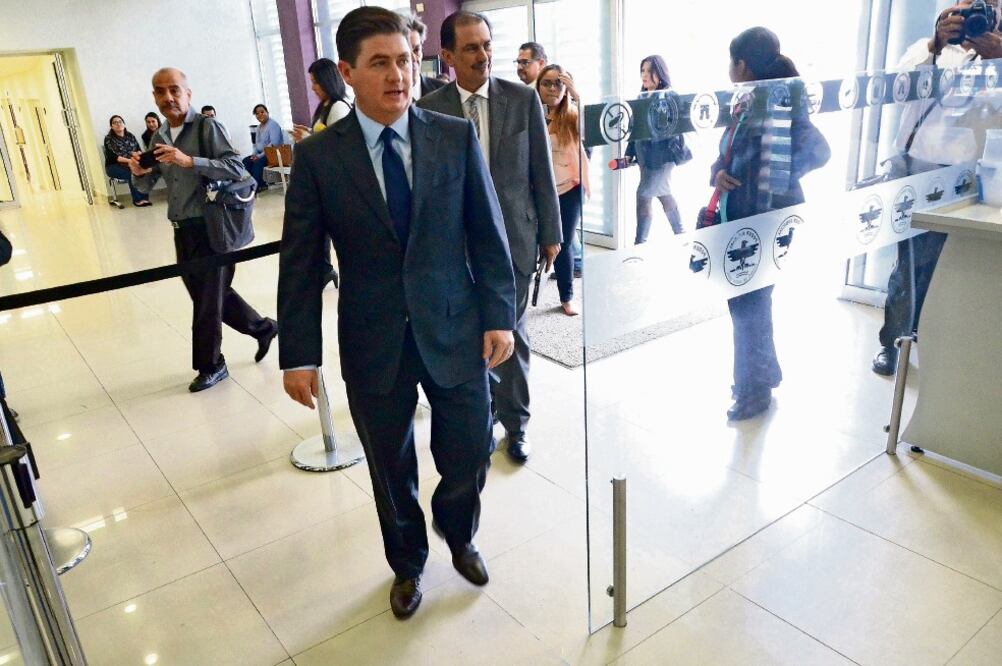 Rodrigo Medina, ex gobernador de Nuevo León, fue acusado de ejercicio indebido de funciones, al permitir la entrega ilegal de incentivos a una empresa (ARCHIVO EL UNIVERSAL)