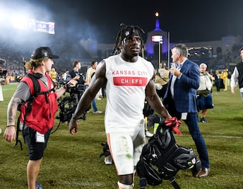 “Deberías estar aterrorizada de mí” : jugador de Chiefs a su novia