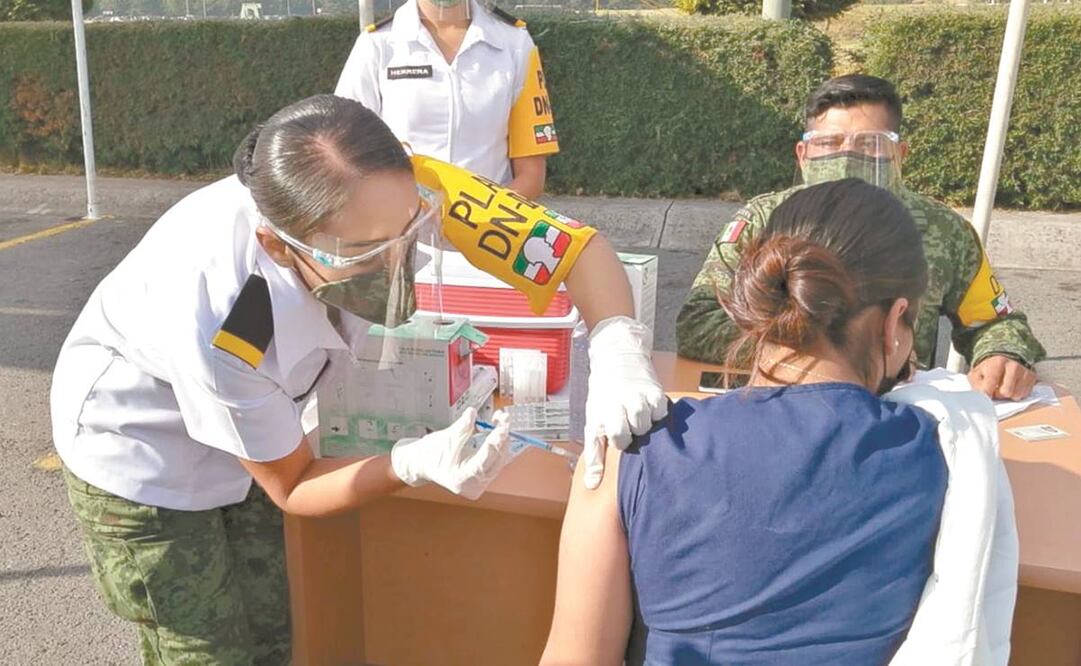 Suman 35 mil trabajadores de Salud en el Edomex vacunados. Foto: CUARTOSCURO
