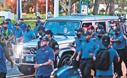 Ortega y Murillo cercan a la dirigencia católica