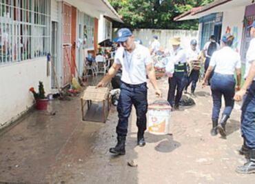 Familia, sin dinero para sepelio de joven arrastrada por las inundaciones en Sinaloa