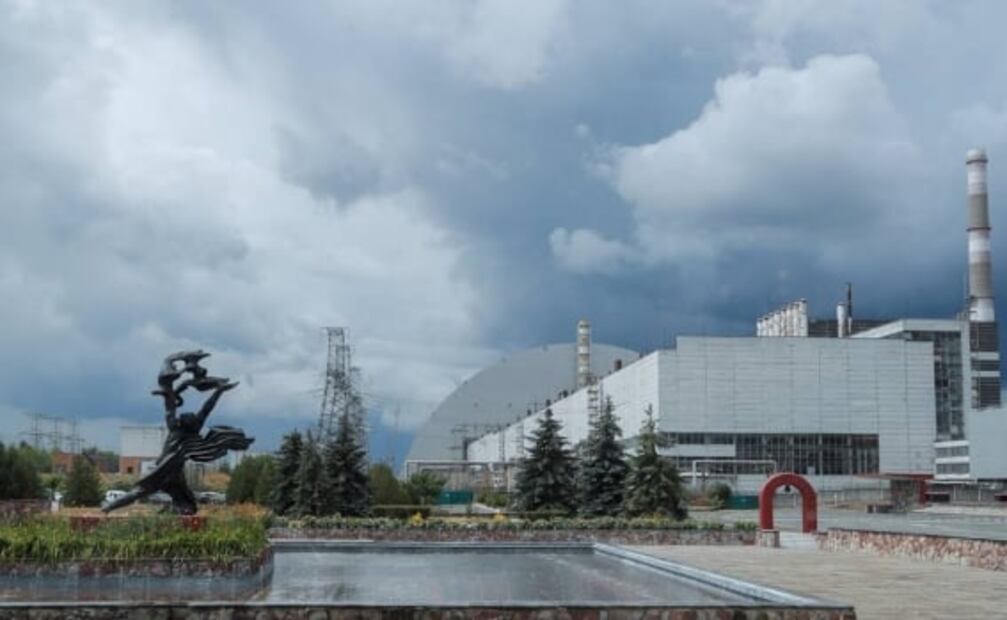 Ucrania inaugura cúpula gigante que cubre reactor accidentado de Chernóbil