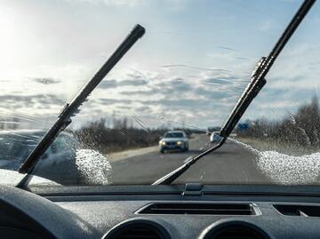 Cómo recuperar las gomas de tus limpiaparabrisas sin gastar