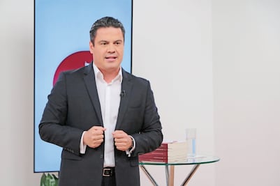 Gobernador repudia a Donald Trump en informe