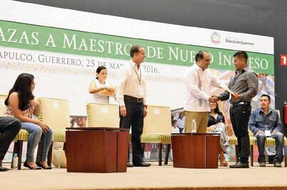 Astudillo da la bienvenida a 599 nuevos docentes