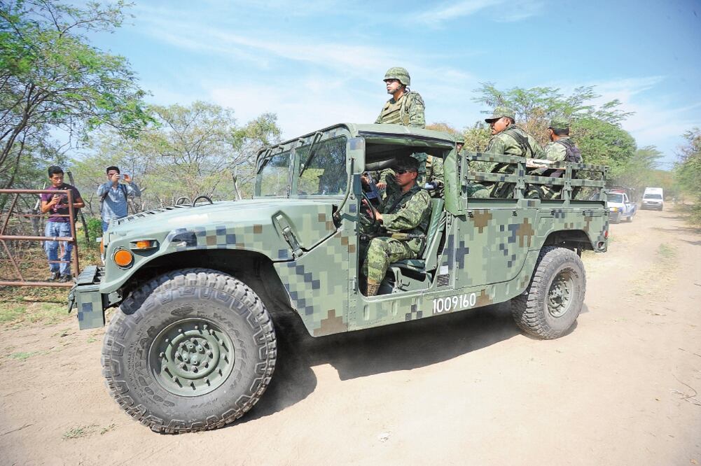 Desde diciembre de 2014, fuerzas federales recorren varios municipios morelenses, a través del operativo Tierra Caliente; aunque pobladores señalan que sólo colocan retenes de forma esporádica (CIUDADANOS MX)