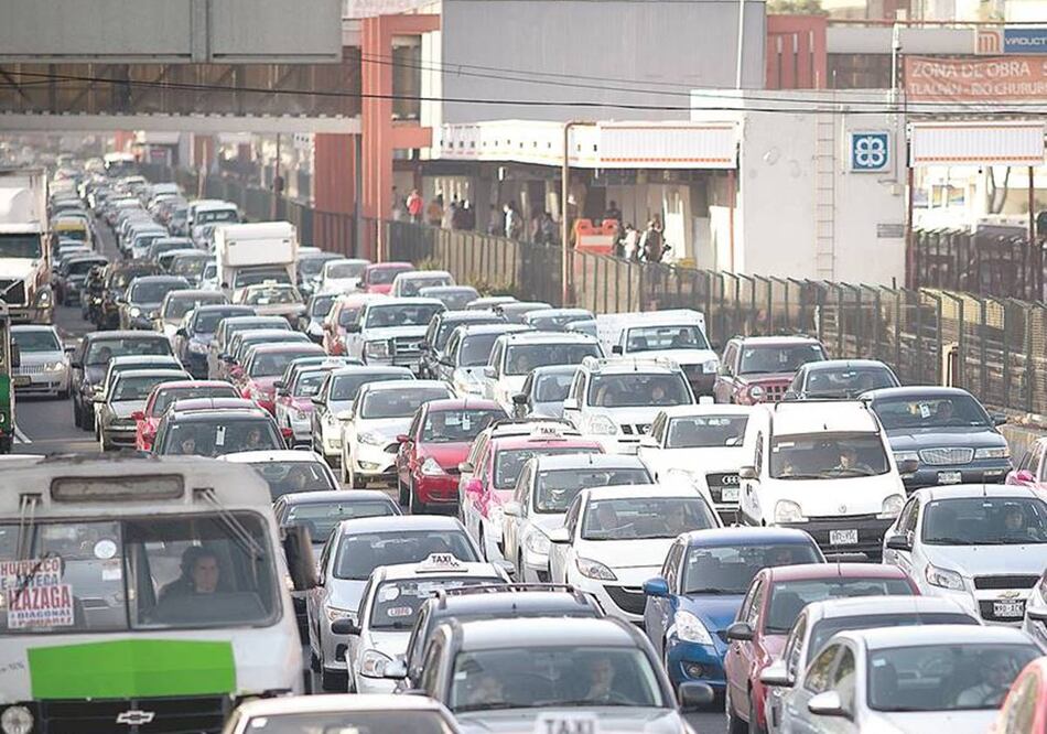 Este martes 21 de enero no circulan autos con engomado rosa