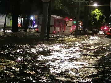 VIDEOS: Calzada de Tlalpan inundada tras fuerte lluvia al sur de la CDMX