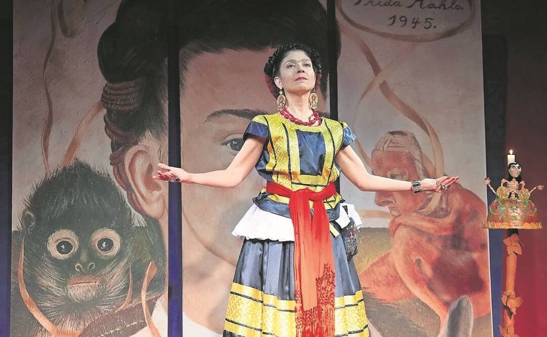 Ana Karina Guevara, quien lleva cinco años presentando este montaje, da vida a Frida. Dará función el próximo 21 de marzo en el Teatro Xola, para festejar el Día del Teat ro. Foto: Kahlo, viva la vida
