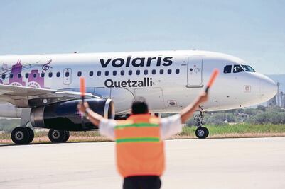 El alza del dólar contribuye a la pérdida neta de Volaris