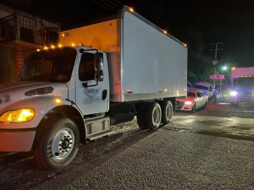 Rescatan a 235 migrantes que viajaban hacinados en camiones en Oaxaca y Veracruz