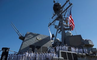 Portaaviones más grande del mundo vuelve a EU tras apoyar en Venezuela y la guerra en Irán; el Gerald R. Ford pasó 11 meses fuera