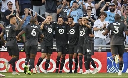 Estados Unidos impone su ley en las canchas ante México