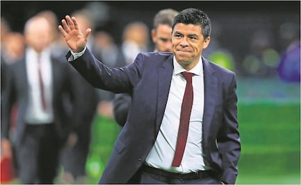 Gonzalo Pineda acusa “medidas diferentes” para los técnicos mexicanos en la Liga MX