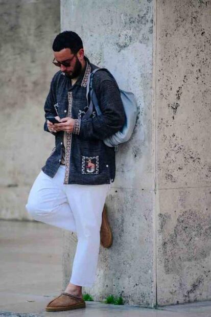 Los hombres también llevan Ugg y lo demuestran en el street style de París