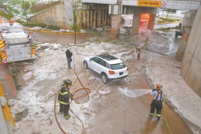 Fuertes lluvias ocasionan desborde de canal El Garabato  