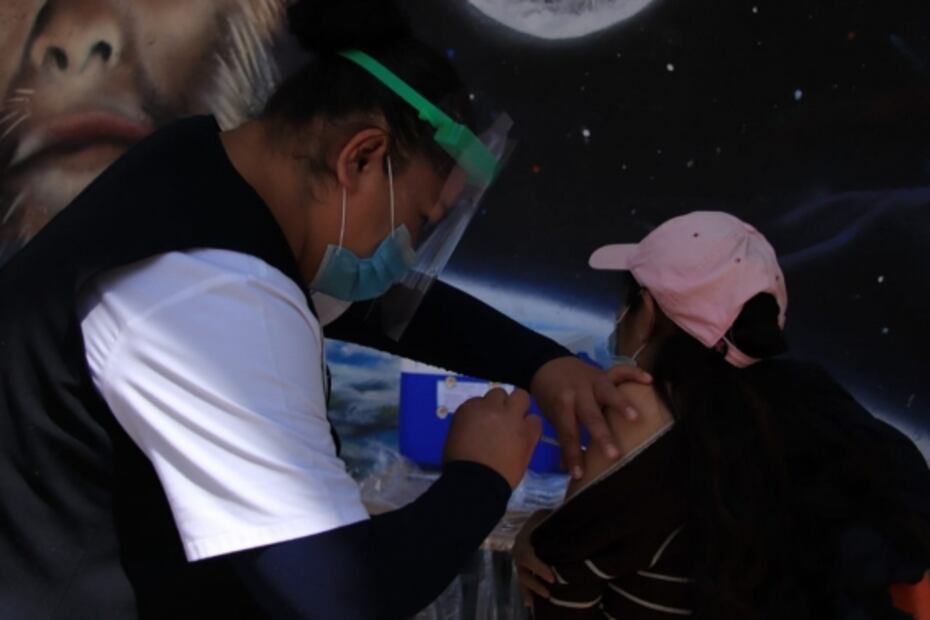 Inicia aplicación de 80 mil vacunas contra la influenza en Xochimilco