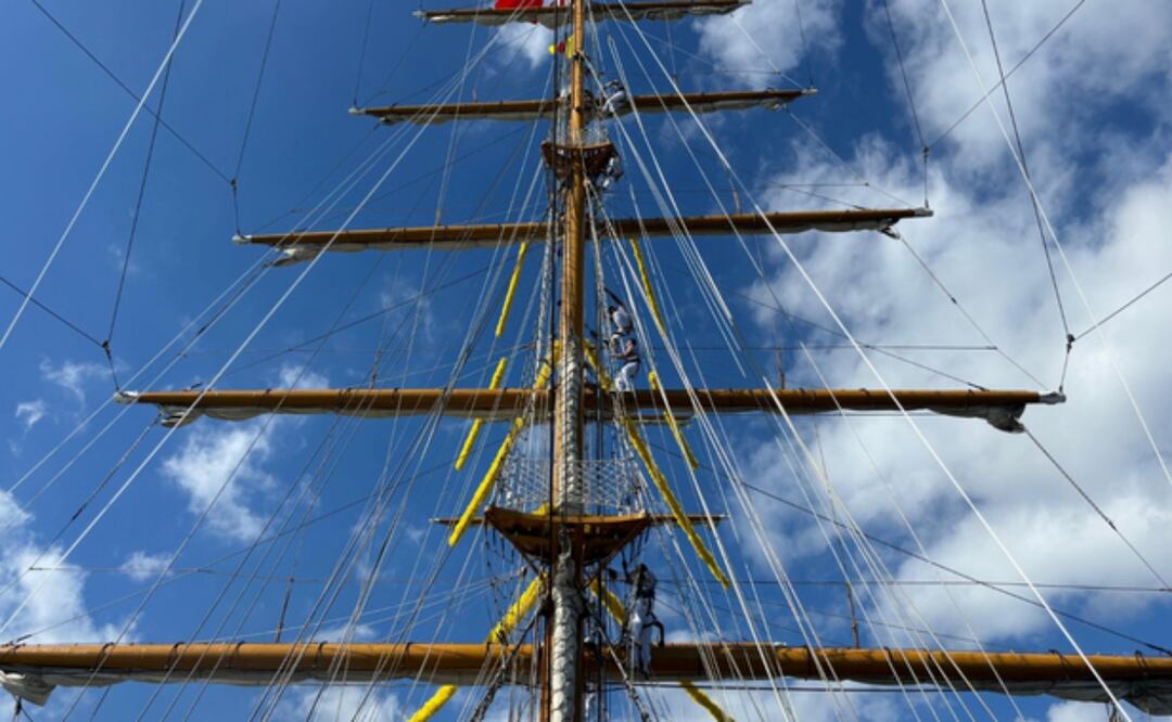 El Buque Escuela “Cuauhtémoc” sufrió un accidente tras colisionar contra el puente de Brooklyn en Nueva York el pasado 17 de mayo (20/09/2025). Foto: Semar