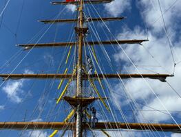 A cuatro meses de accidente, Buque Escuela “Cuauhtémoc” regresa a Nueva York tras pasar pruebas navales