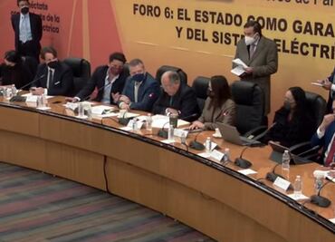 Expertos ahora chocan por rectoría energética del Estado en foro de reforma eléctrica de AMLO