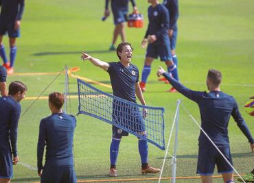 Vuelven a casa ataviados de azul celeste