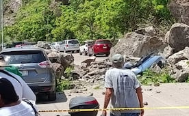 Deslave en el Cerro del Crestón provoca daños y lesionados; cierran acceso al Faro de Mazatlán