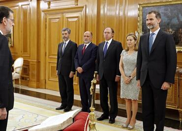 Tras meses de crisis, Mariano Rajoy jura como presidente de España