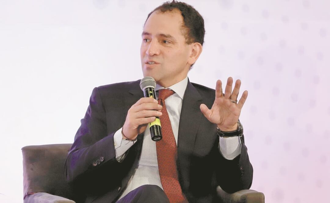 El subsecretario de Hacienda, Arturo Herrera, durante su ponencia. Foto: BERENICE FREGOSO. EL UNIVERSAL