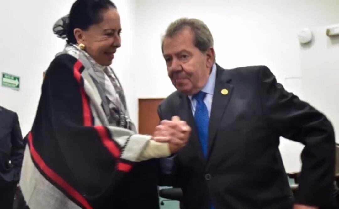 El presidente de la Mesa Directiva en la Cámara de Diputados, Porfirio Muñoz Ledo junto a la actriz Lilia Aragón (CAPTURA DE VIDEO)