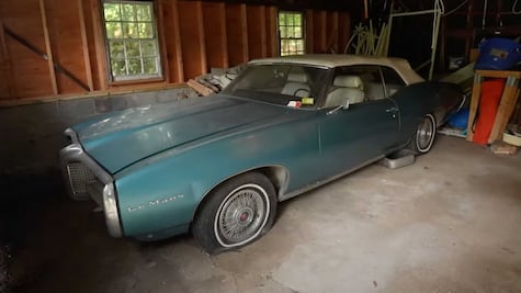 Así se ve un auto que lavan por primera vez en 22 años