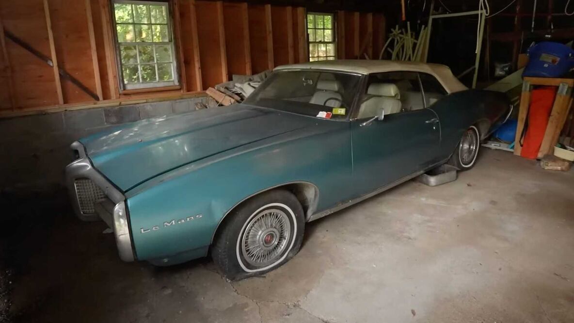 Así se ve un auto que lavan por primera vez en 22 años