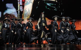 Cazzu conquista Tecate Emblema 2026; rinde homenaje a Selena Quintanilla interpretando “Si una vez” 