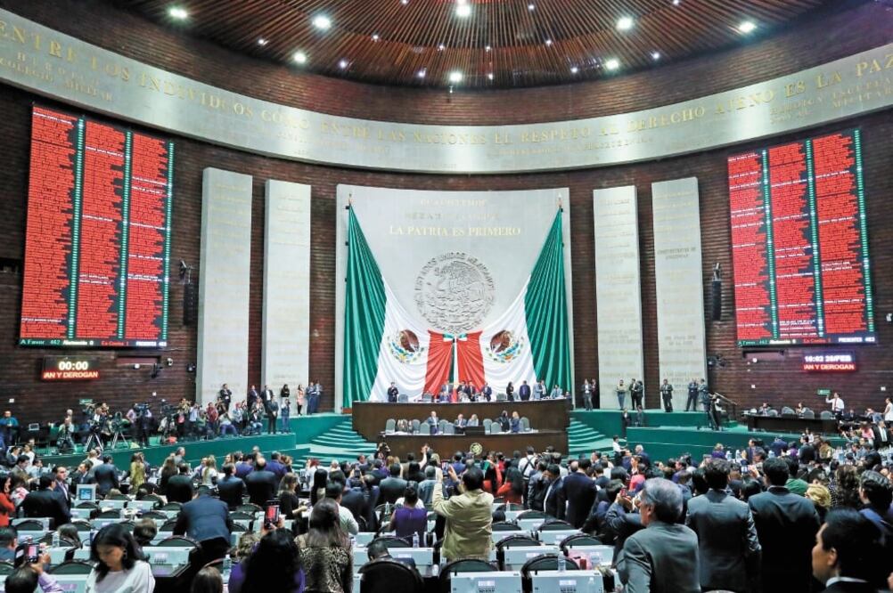 El grupo parlamentario del PRI consideró que los abucheos a los ejecutivos estatales durante eventos del Presidente “son inducidos e inéditos”. Foto: ARCHIVO EL UNIVERSAL