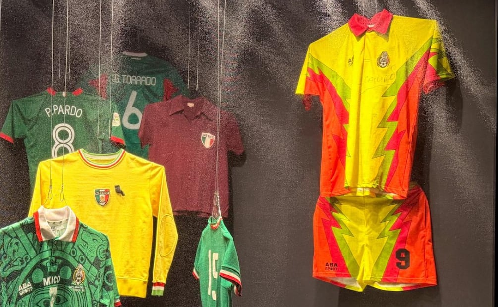 Uniforme de portero de Jorge Campos. Foto: Abril Macias | El Universal