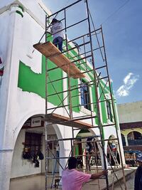 Pintan San Juan Chamula de blanco en señal de paz 