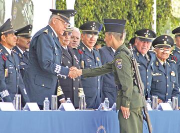 Se gradúan 111 oficiales de la Fuerza Aérea