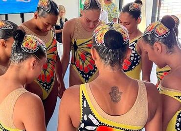 La CONADE no las apoya económicamente; seleccionadas de natación artística venden trajes de baño para costear viajes