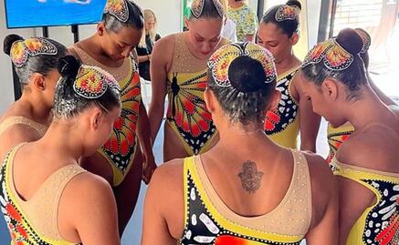 La CONADE no las apoya económicamente; seleccionadas de natación artística venden trajes de baño para costear viajes