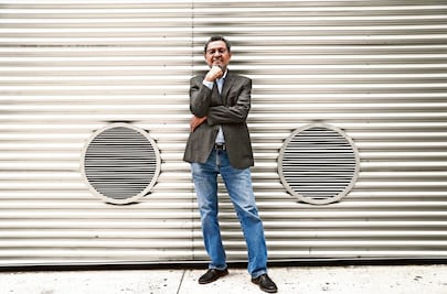 Entre la política y el ideal: la sirena y el jubilado de Élmer Mendoza