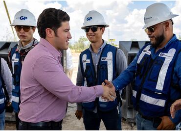 Samuel García recorre terrenos de la nueva planta de Volvo más grande del mundo que estará en Nuevo León