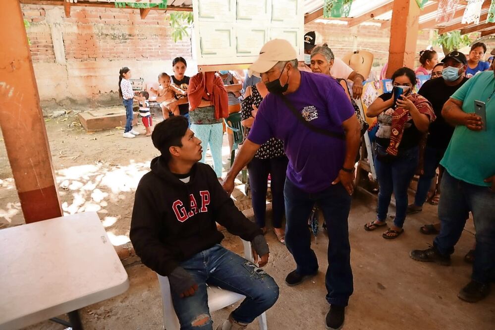 Fernando relató que estuvo cinco días sin comer y el hambre lo obligó a salir y entregarse. Foto: Especial