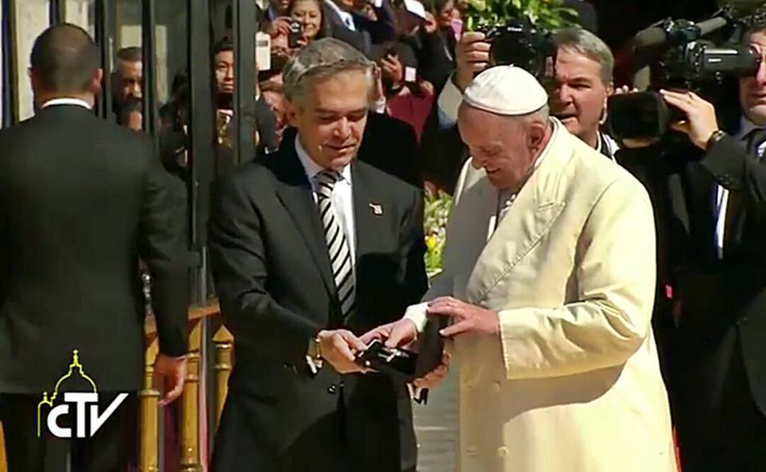 Dan a Francisco llaves de la Ciudad de México