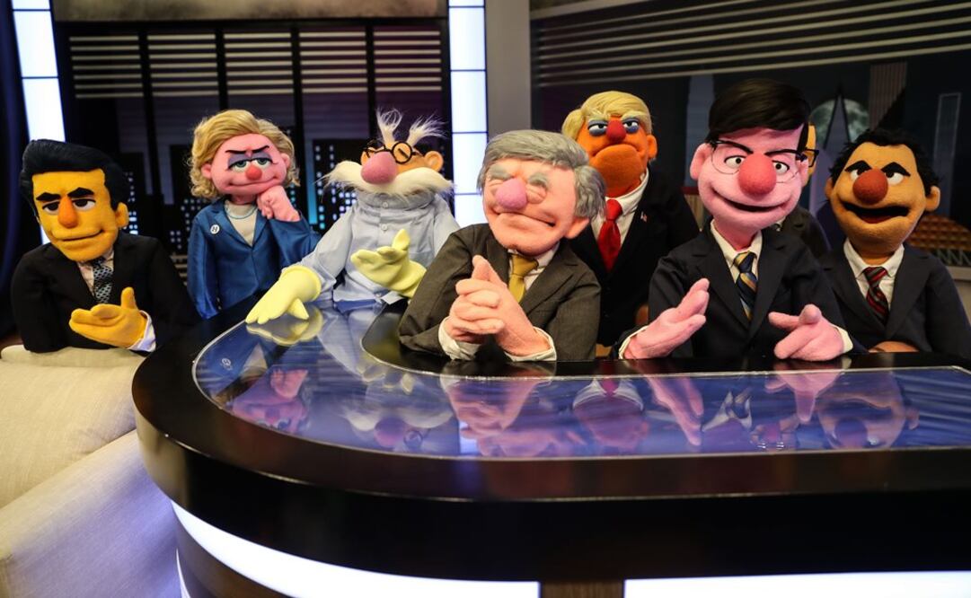 Todo está listo en el set de noticias para que este lunes vuelvan a la pantalla chica Los Peluches de Azteca. FOTO: Germán Espinosa/EL UNIVERSAL