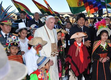 Papa pide a Bolivia y Chile solución en pleito por mar