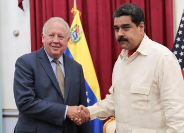 Maduro recibe a enviado de EU en apoyo al diálogo con la oposición