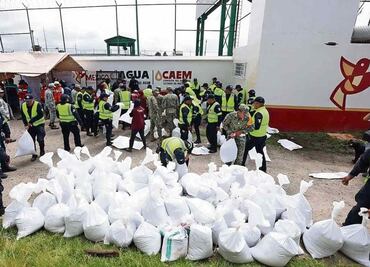 Trabajan para contener el desbordamiento de río en Lerma