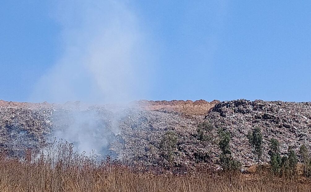 Fumarolas en basurero de Naucalpan piden su clausura. Foto: Rebeca Jiménez